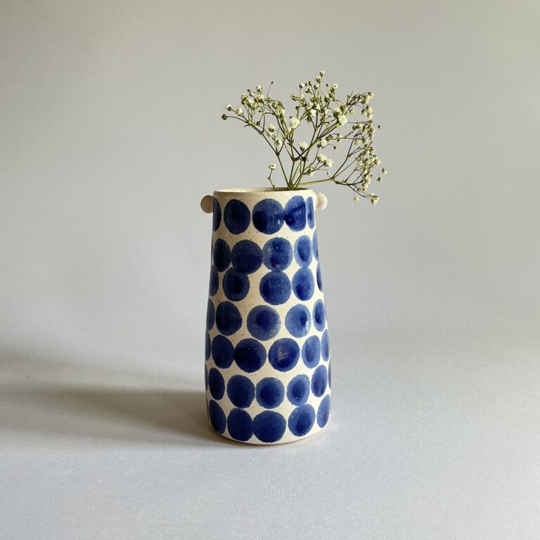 Stoneware vase with indigo small spot design