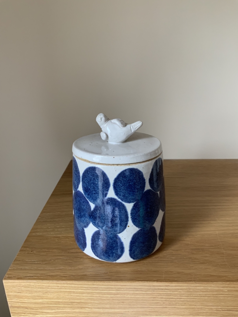 Seal lidded jar with large spot design