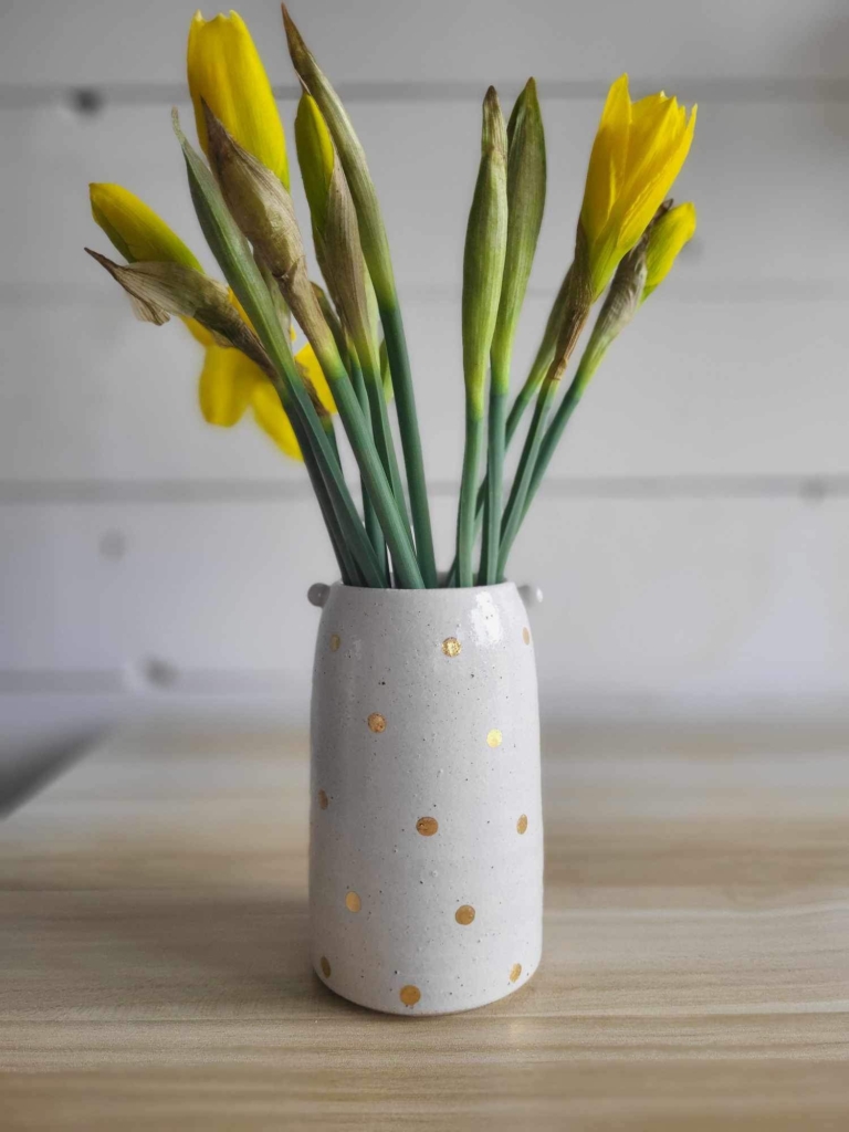Mini bud vase with gold spot